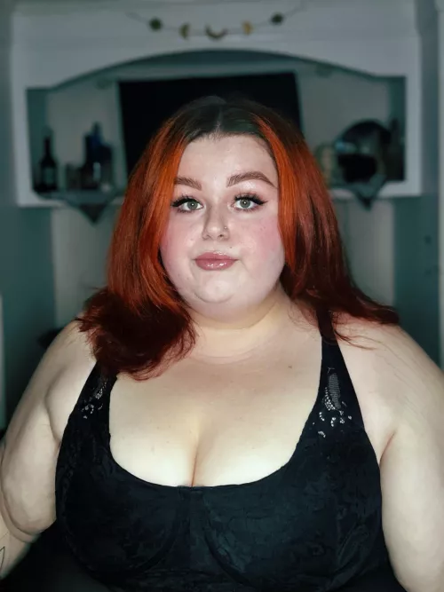 Do you think I look pretty? by Gold-Gene-378