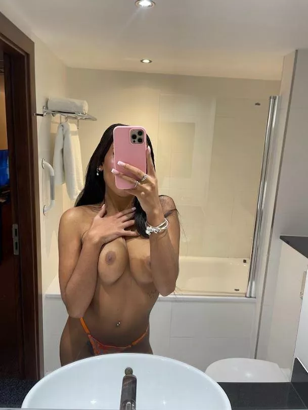 F19 and a Full -Time College Student, no bf 🙂 yay or nah? posted by PushyBrunt