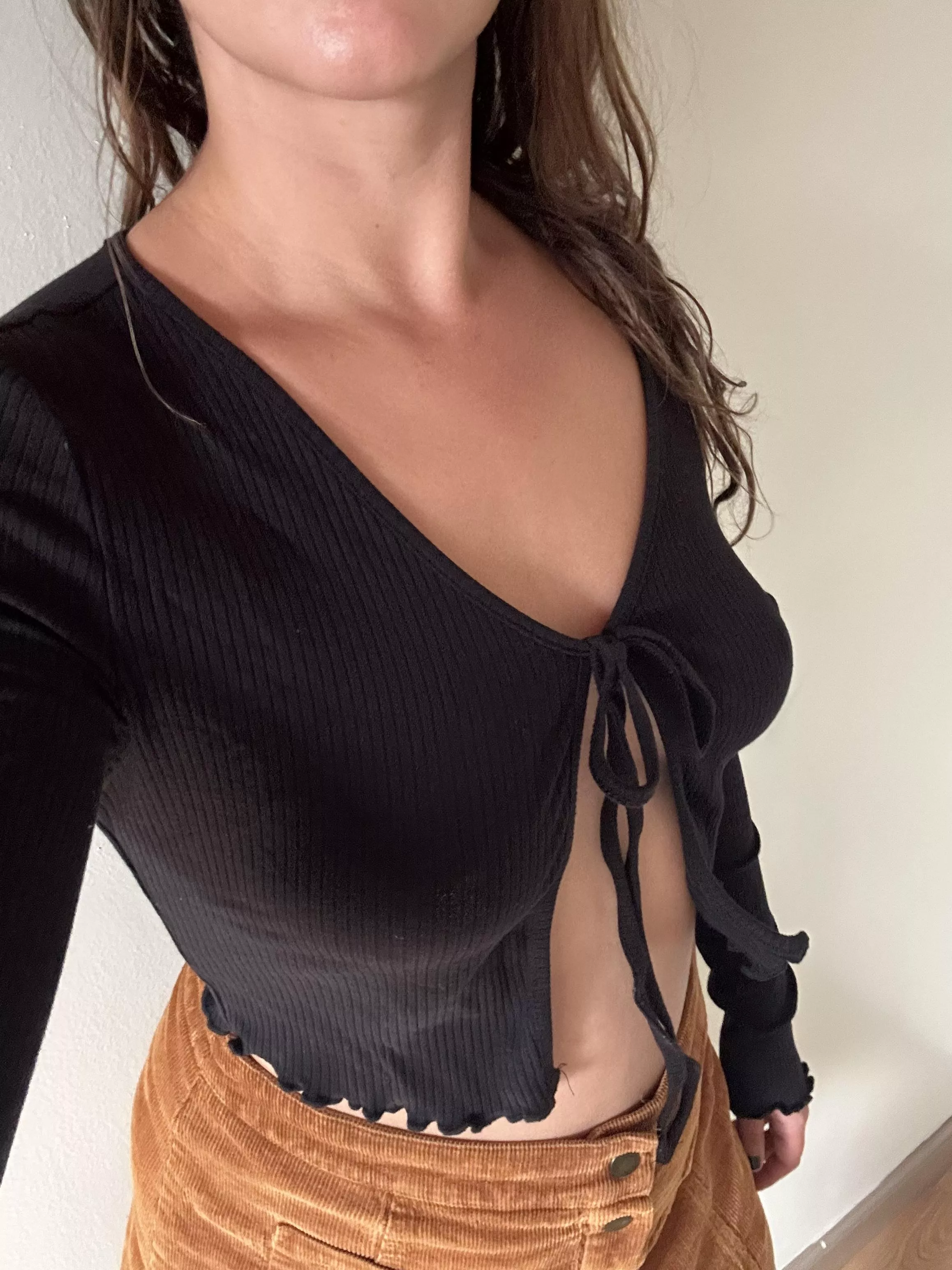 Here's a little something for the Monday blues posted by CropTopGirl