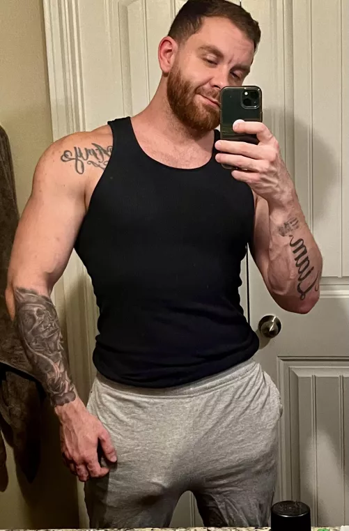 [31] Who’s keeping dad company tonight by HTXthrowawayyyy