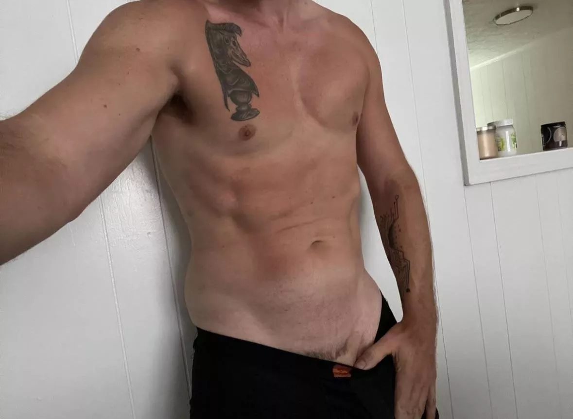 38 M 8” Lynchburg seeking couple for spit roast posted by BWCforyourslut
