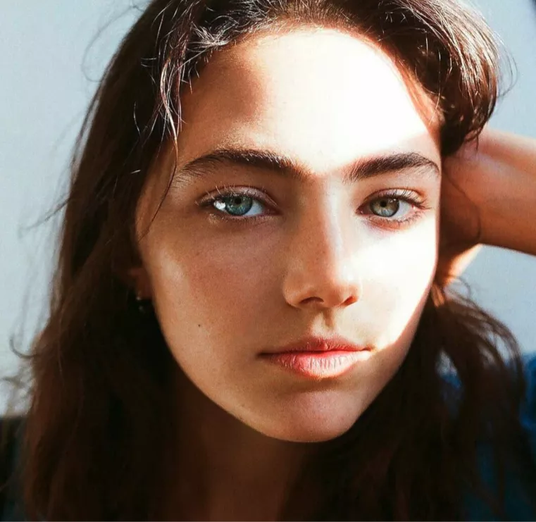 Amelia Zadro posted by varunax9