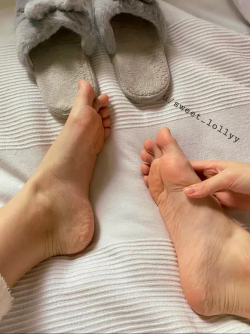 Can your mouth feel even better than my fuzzy slippers? by sweet_lollyy