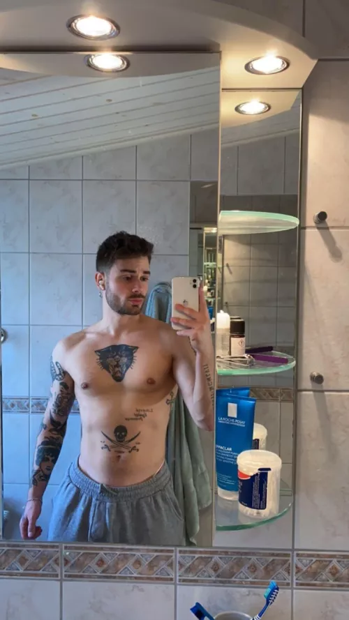 Describe my body in one emoji by onlygioxx