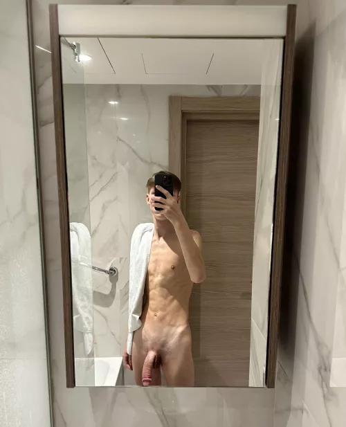Does my 18 year old cock deserves your attention? by Leoboyish_