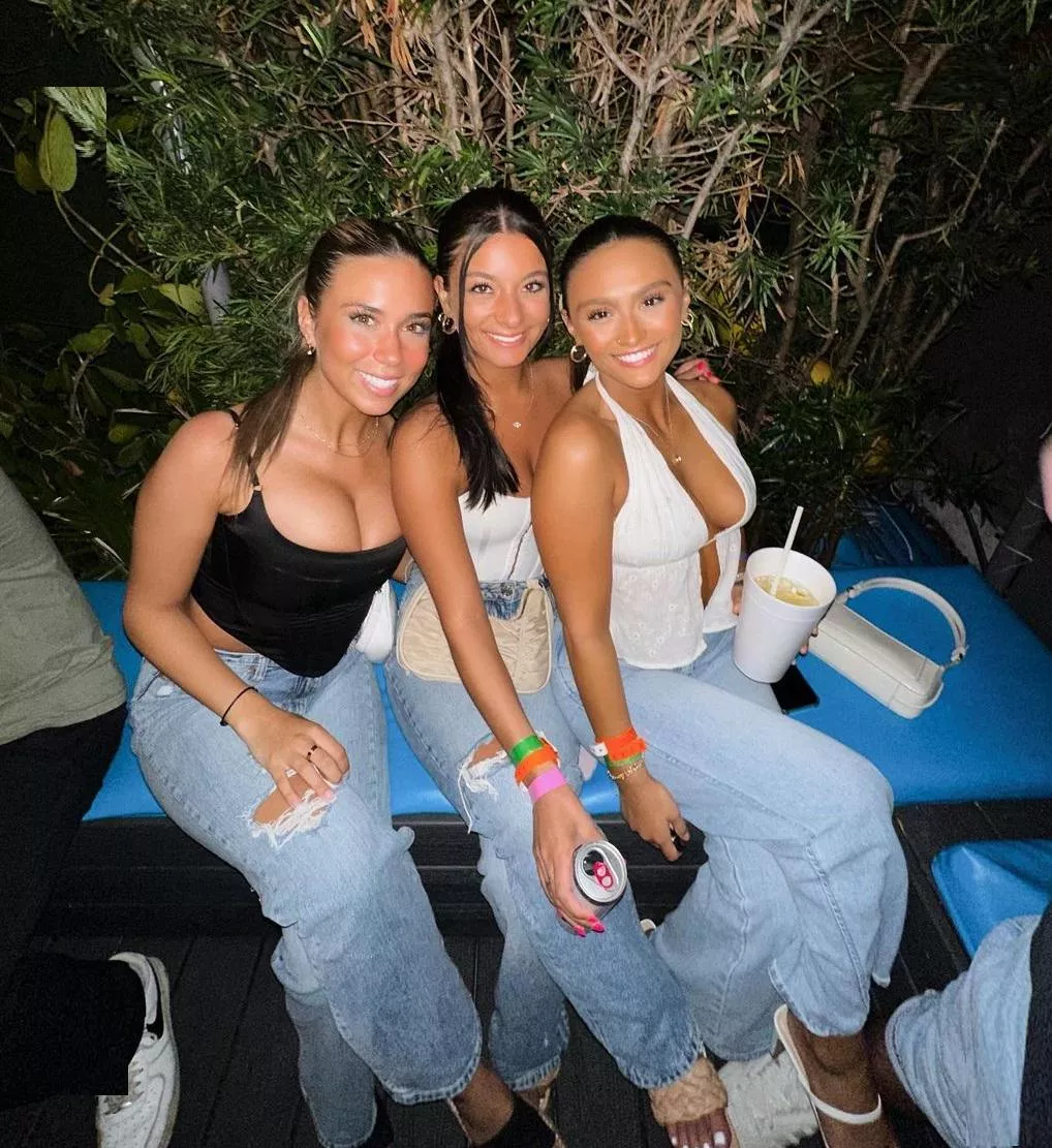 Drinks with the girls posted by asdfjhsdfa