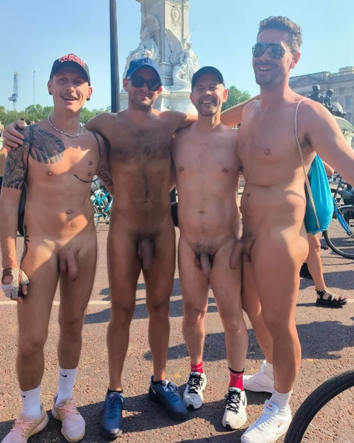 Friends with big dicks are best friends 🍆🍆 posted by Unusual-Whereas4991