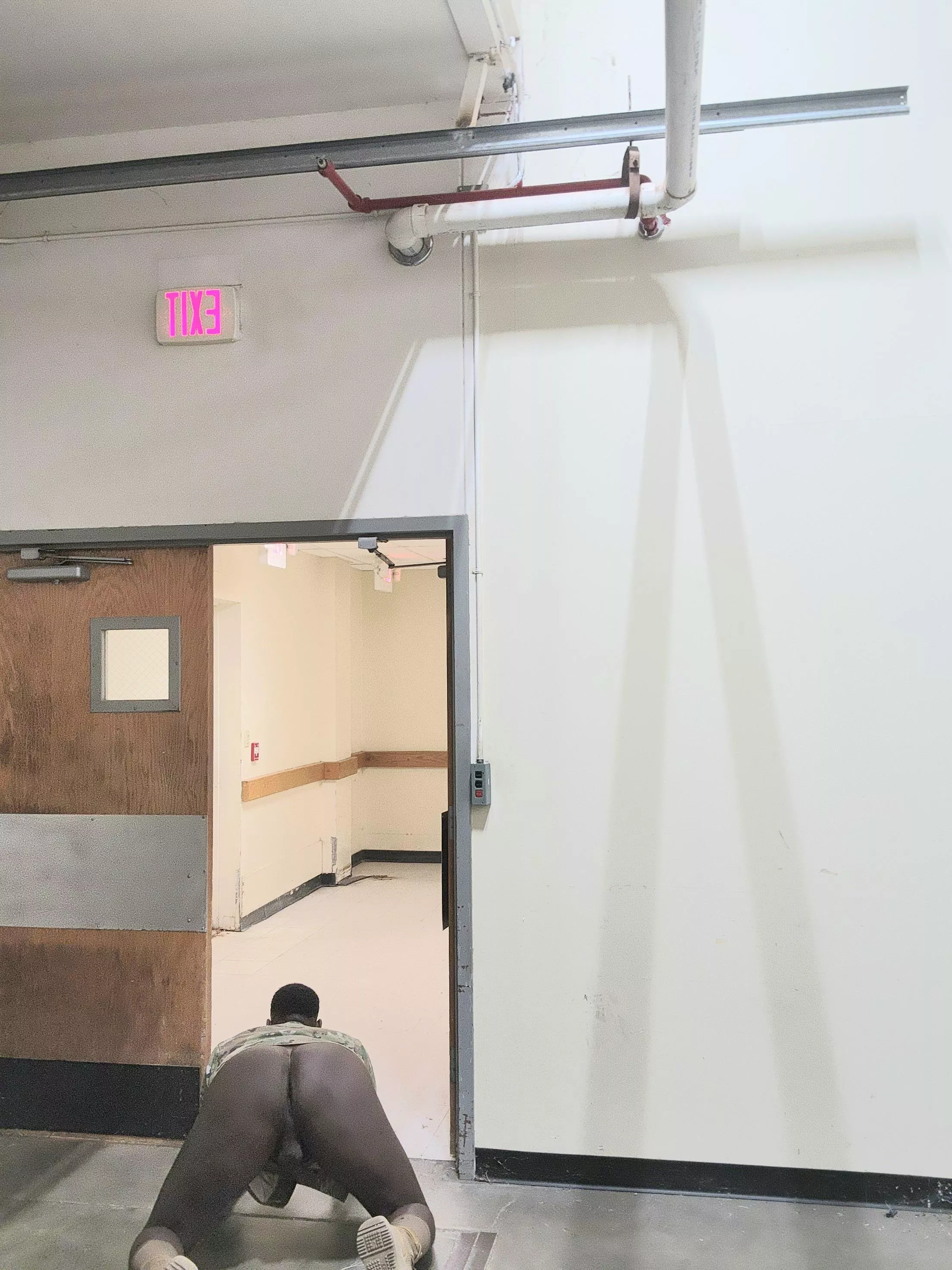 Half naked at work posted by blkxxxhib