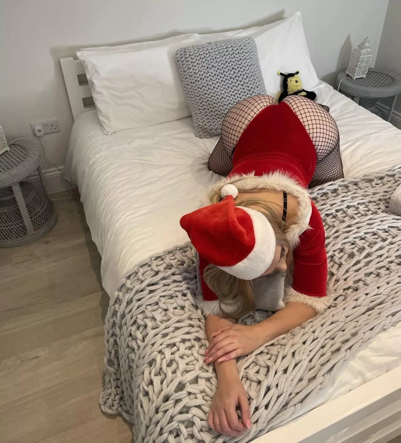 Happy hump day posted by summerpeachxox