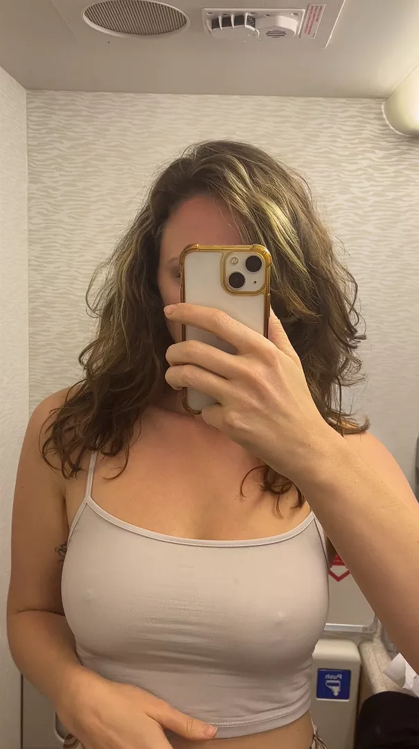 Have a safe flight for me, have you notice something? F40 posted by Melody_Meyer