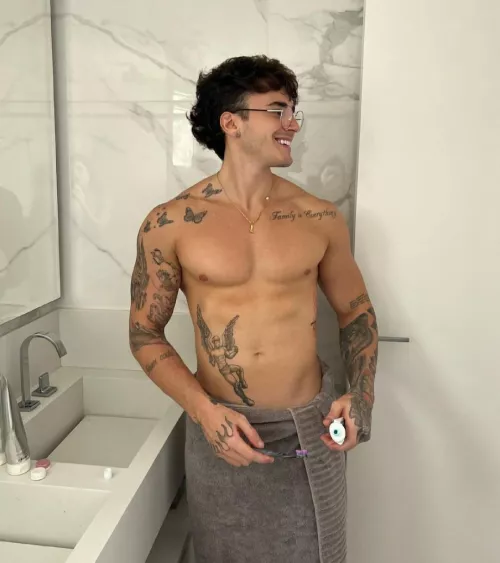 Hey back by bistomasto