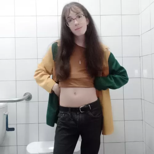 Hi :3 by ghostygh0stboi