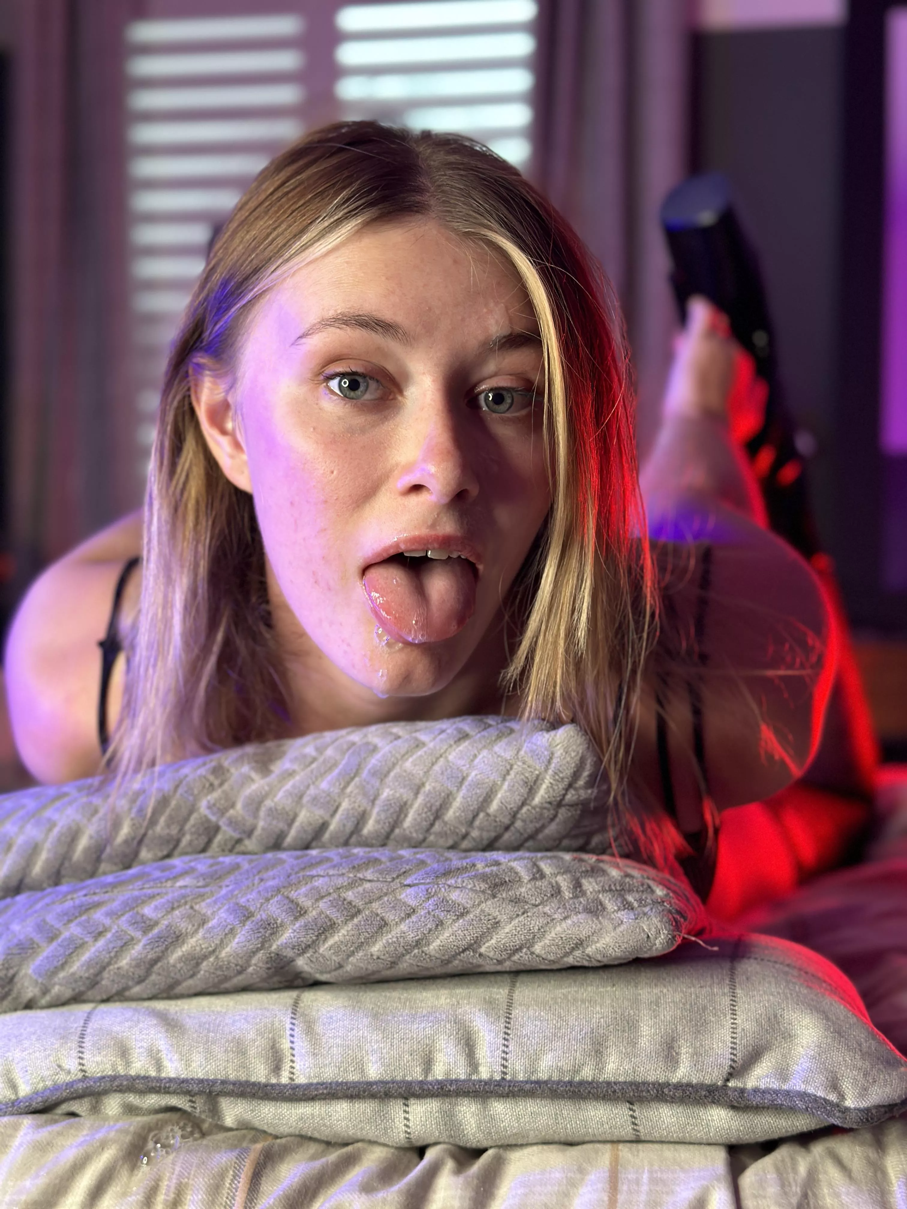 Holding this position was worth it to get a load on my face posted by Princess-Rae