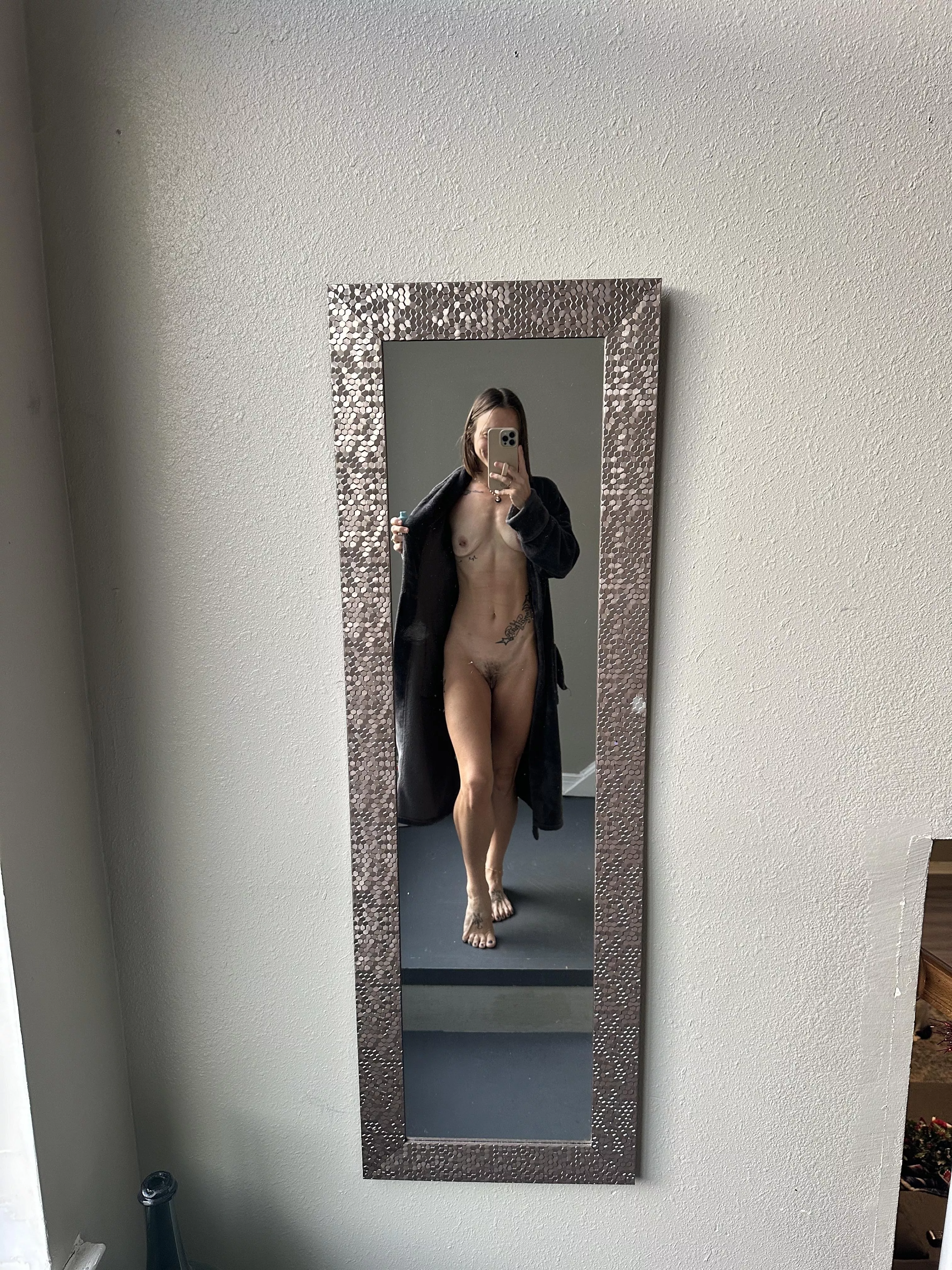 Hotwife mom of three posted by xxemberraexx