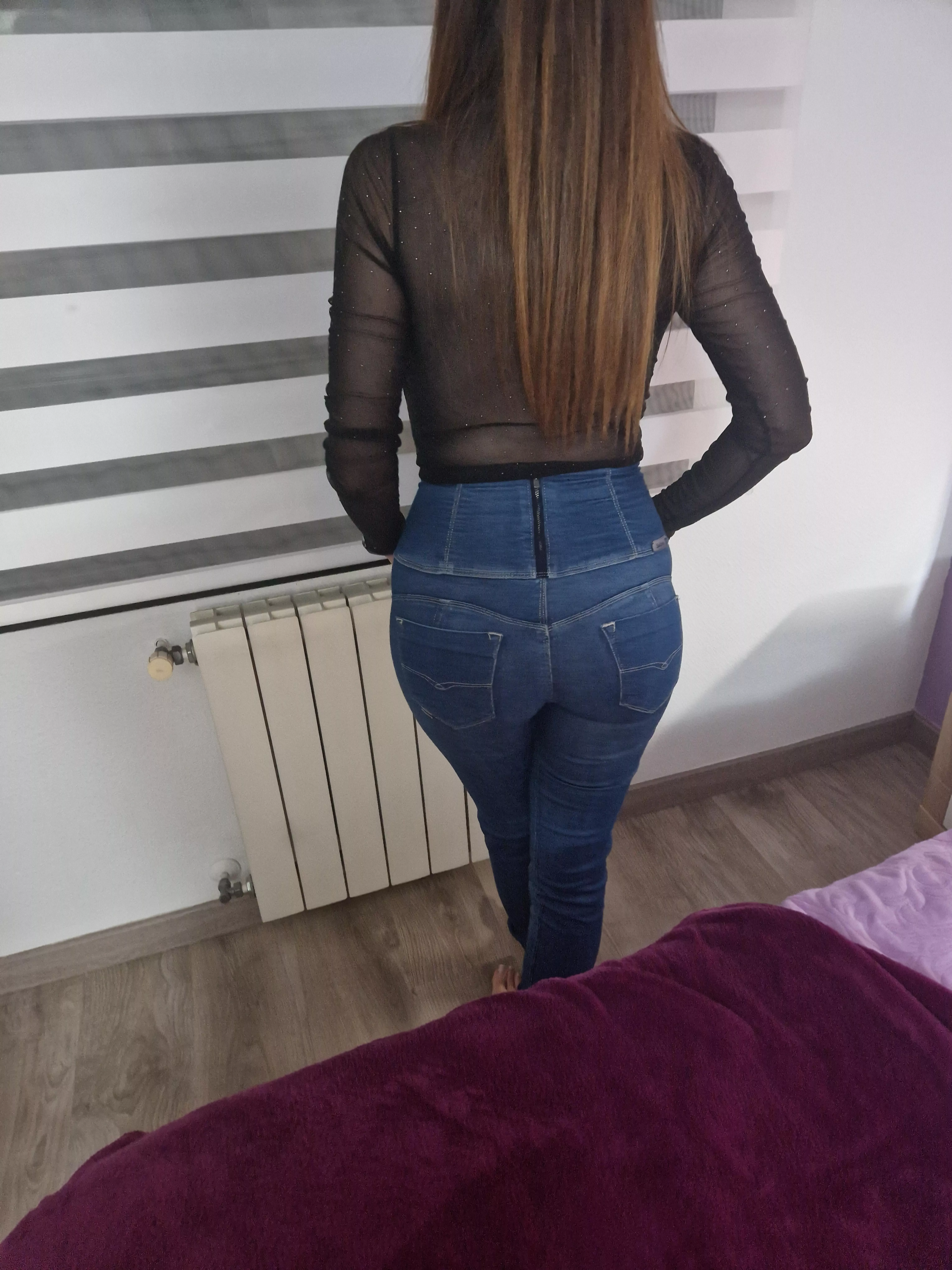 how you see me in jeans makes me have a nice ass🍑 posted by bichota_sexy35