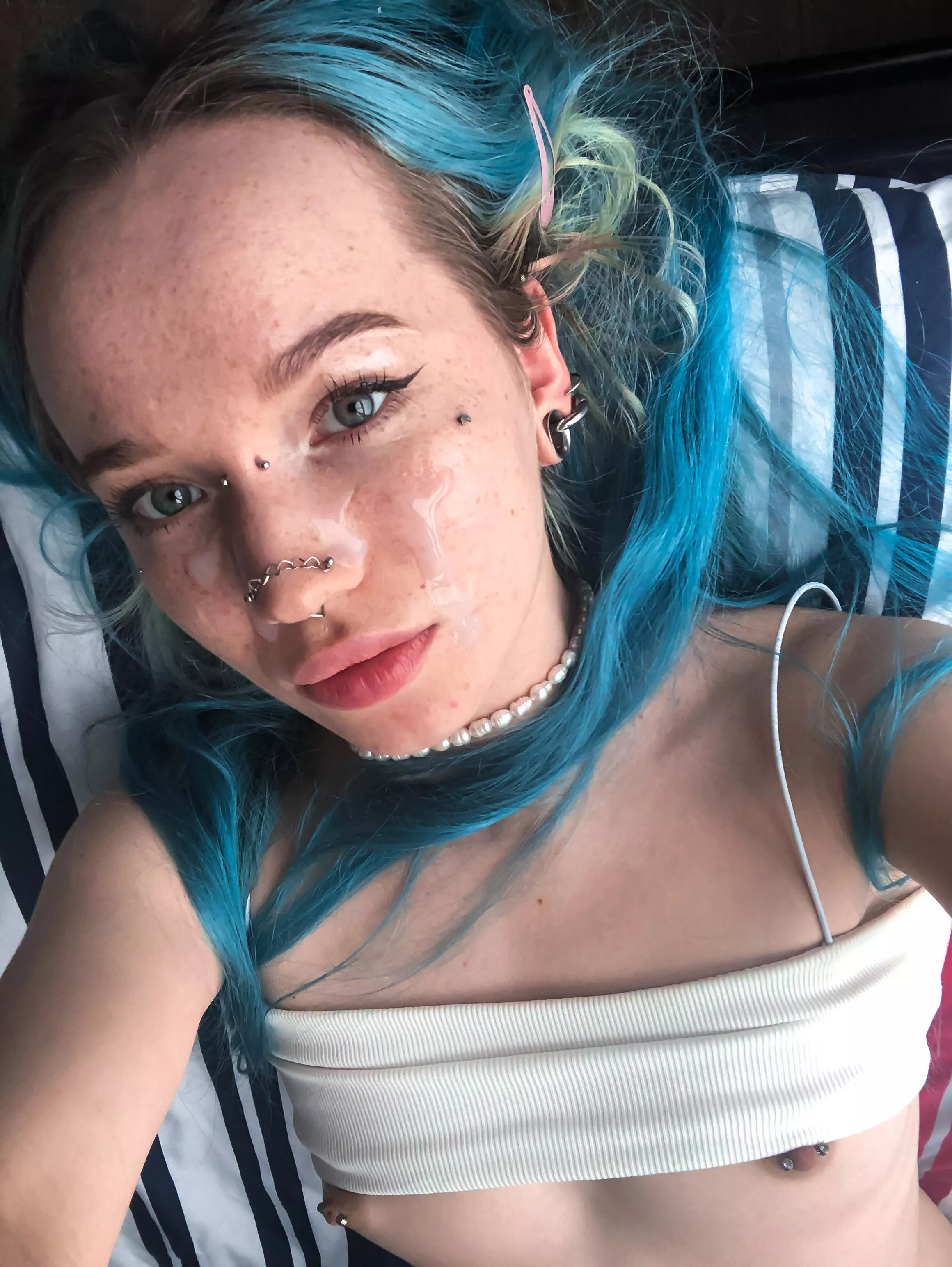 I did a good job with my mouth and you can see these selfies. posted by Scarletty62