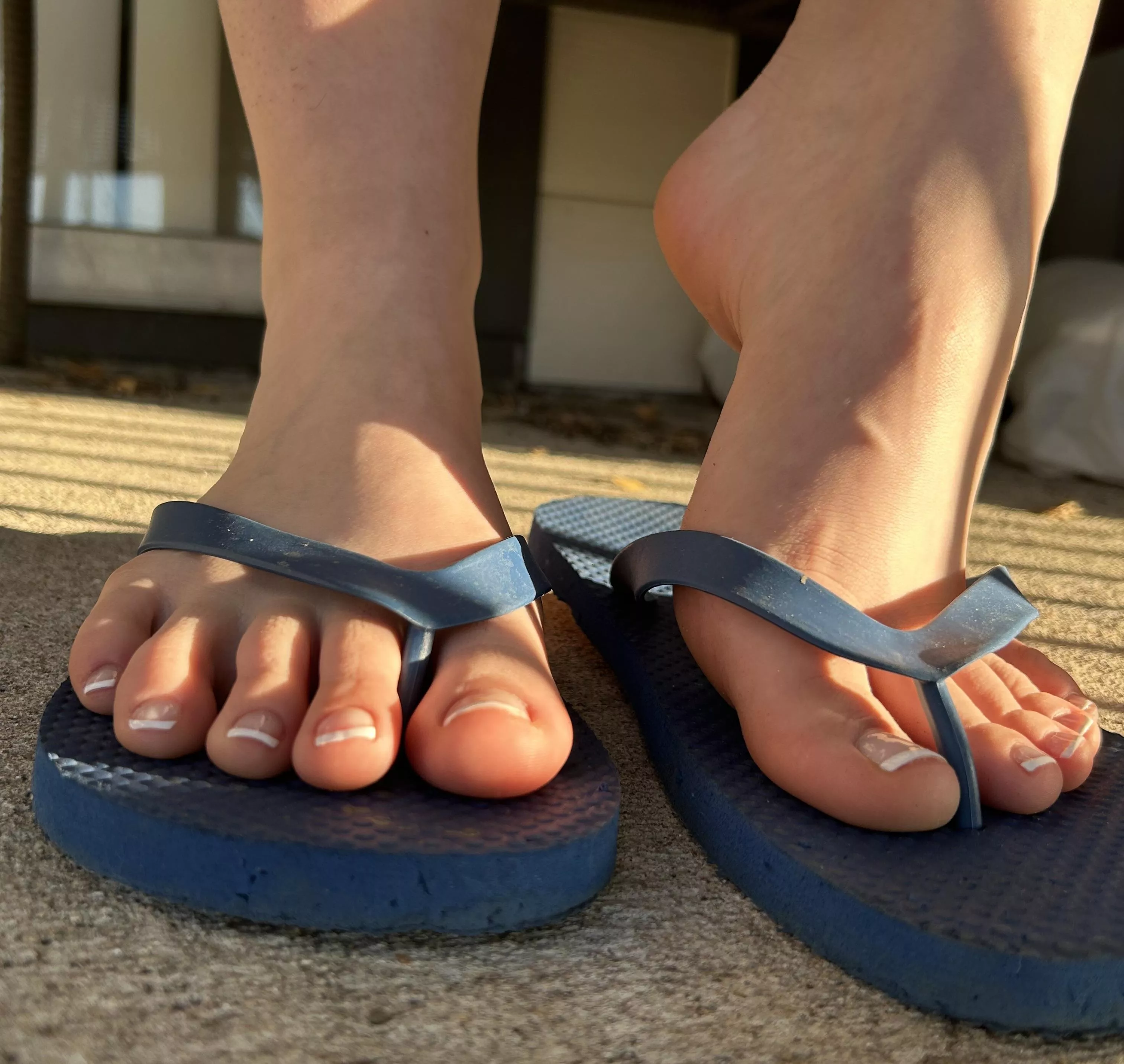 I love the way the sun feels on my toes posted by selenasnow00