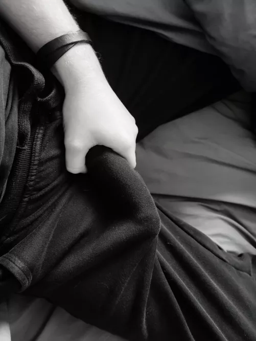 I'm bored comment if you'd like a surprise! by morningmisterr