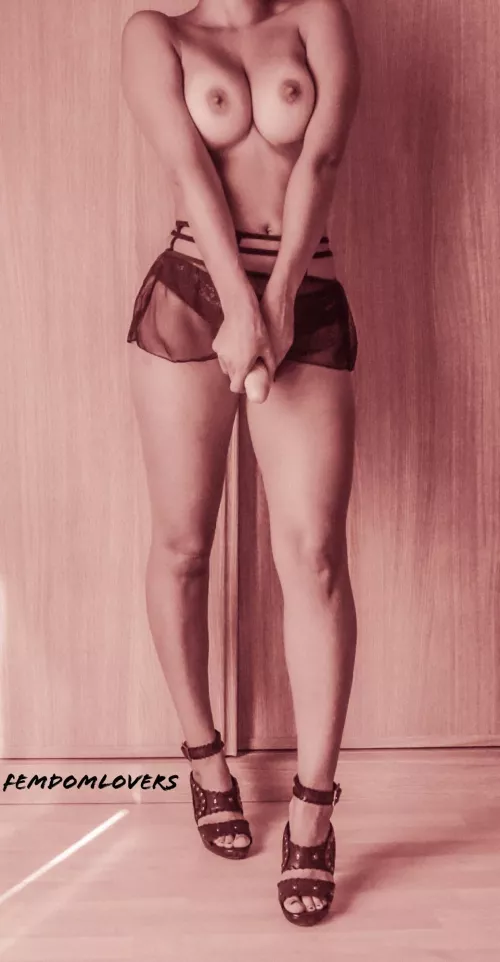 It's time for you to kneel before me by FemdomLovers