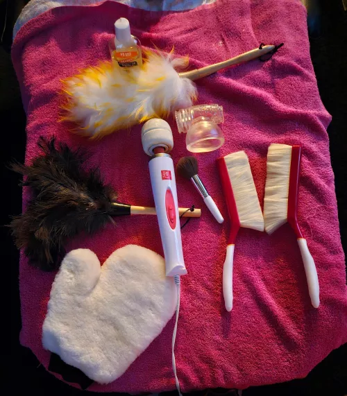 Lee's Choice? by MistressTickle