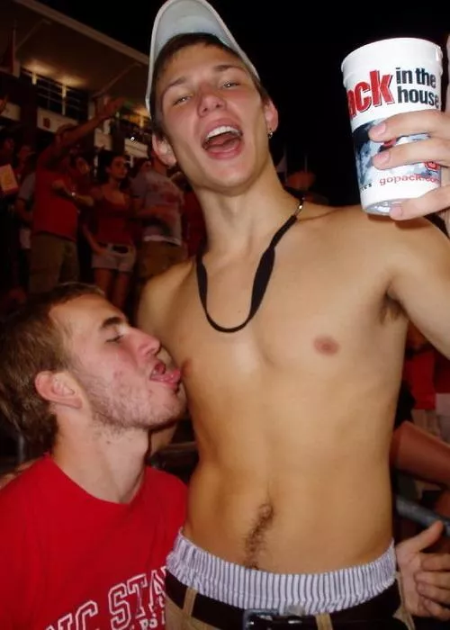 Lick by Primal_Mantis