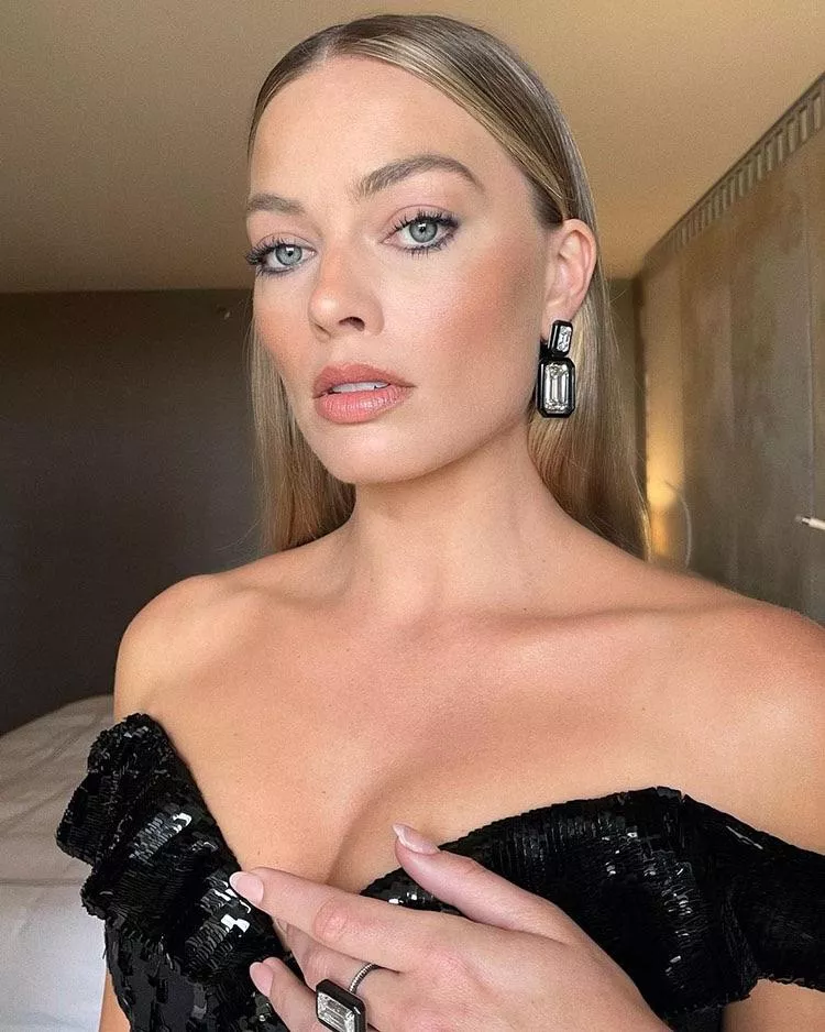 Margot Robbie. posted by FormerFruit