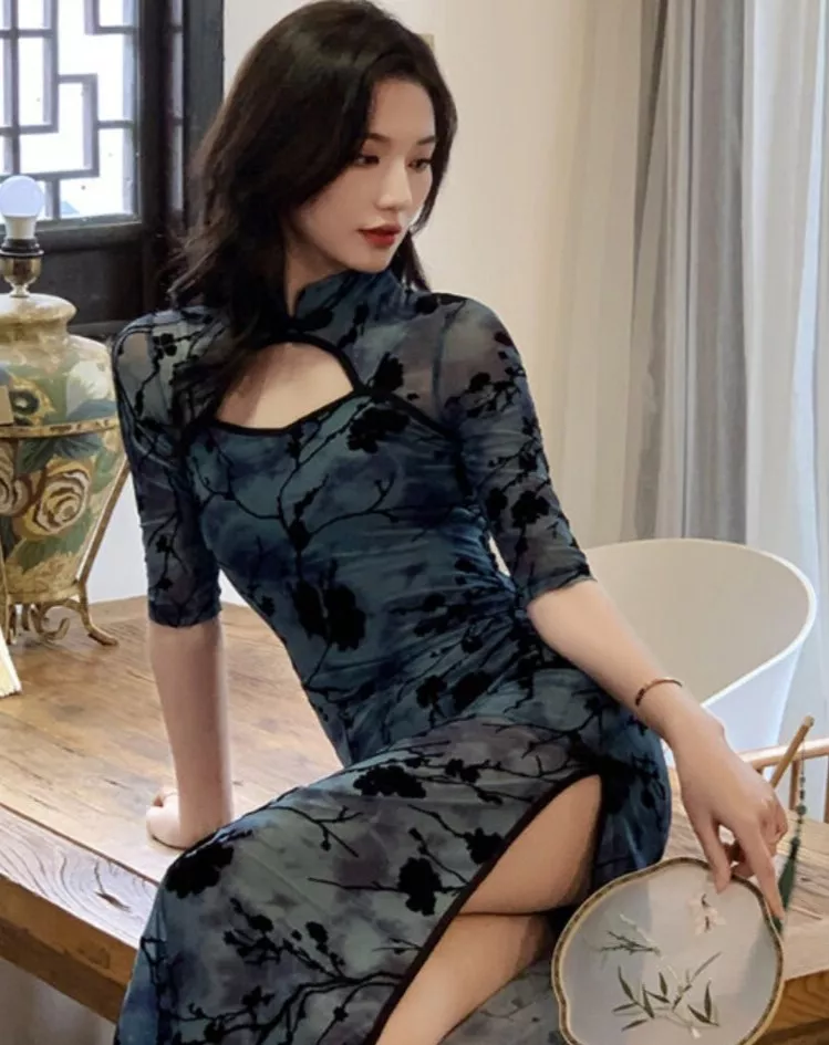 Oriental beauty posted by angizni