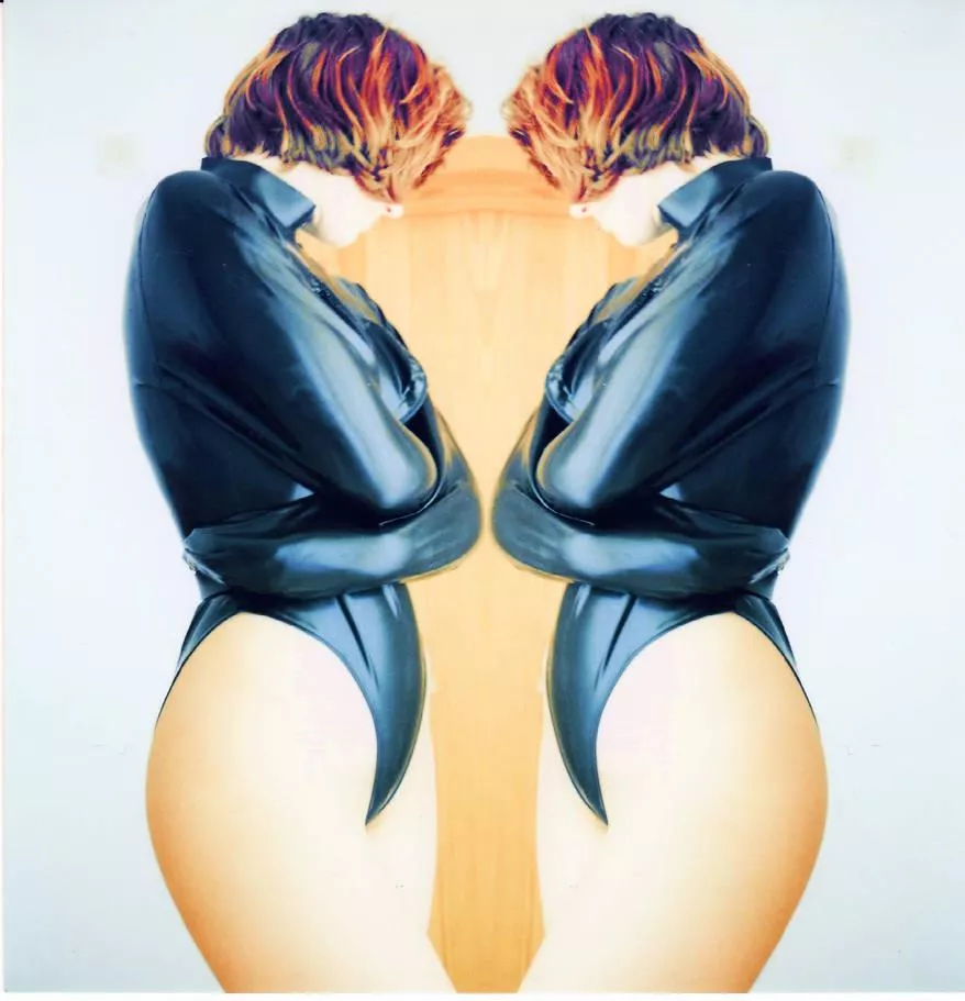 Rougerealgar7. They just started reposting their old pics back on DeviantArt after so many years of inactivity. At the moment, however, it's only at 75. Maybe we can get that number to increase. posted by MarkM1n