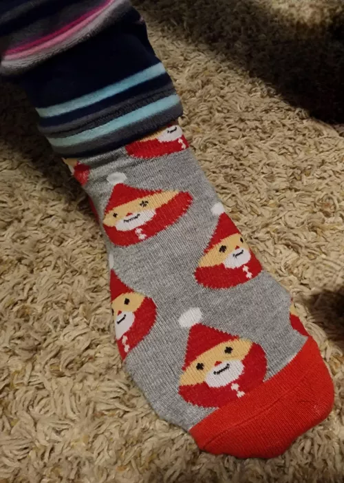 Santa's little helper ;) by BriannaSnowOF