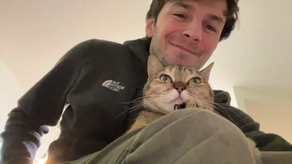 Say hello to my little friend, do you like animals ? posted by preppy_skip