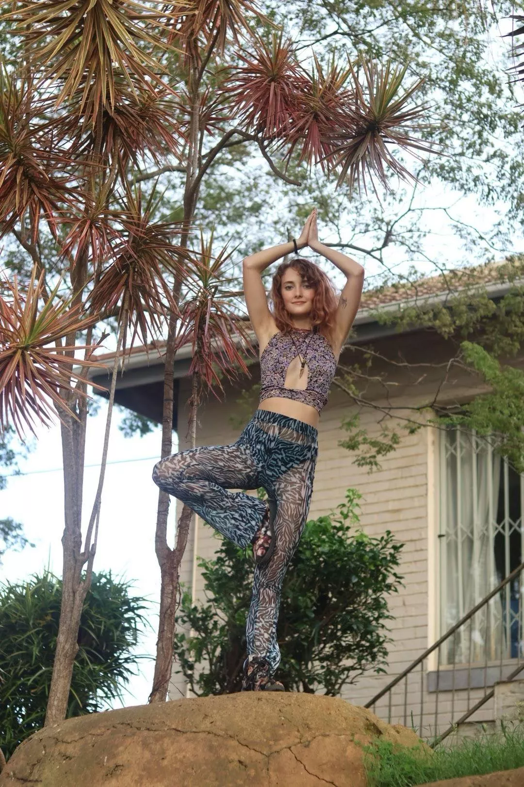 Sexy vibes without the vulgarity – it's all about allure. F18 posted by kissesglitter