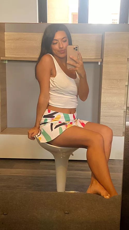 Slaying them all with mirror selfies. F19 by brumbyicecream