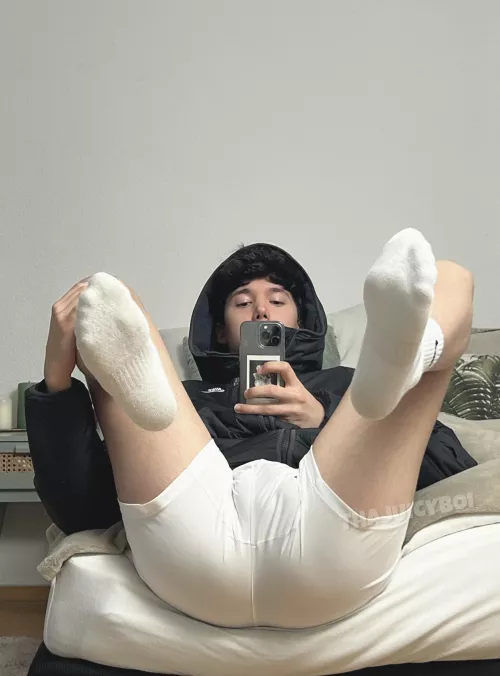 sniff here: by thajuicyboi