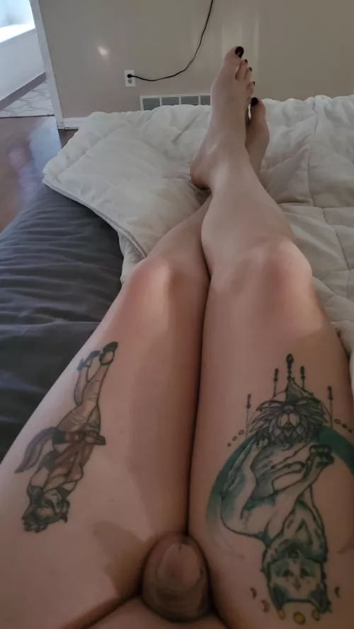 Was feeling my legs today and my feet just happened to tag along! (OC) by MemphisMarie