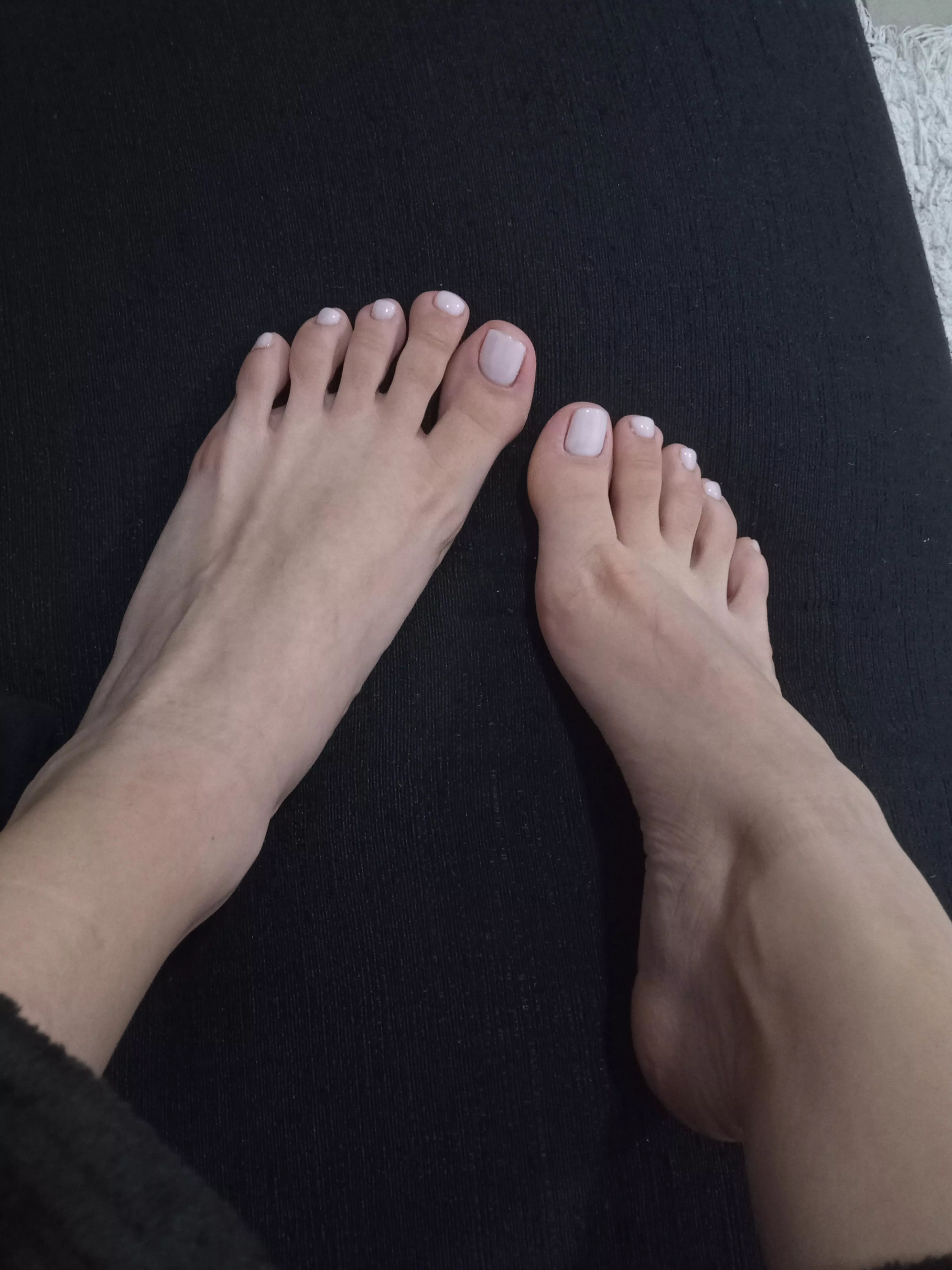 Would you be willing to worship my feet daily? ✨👸🏻 posted by latinbbyspoiled