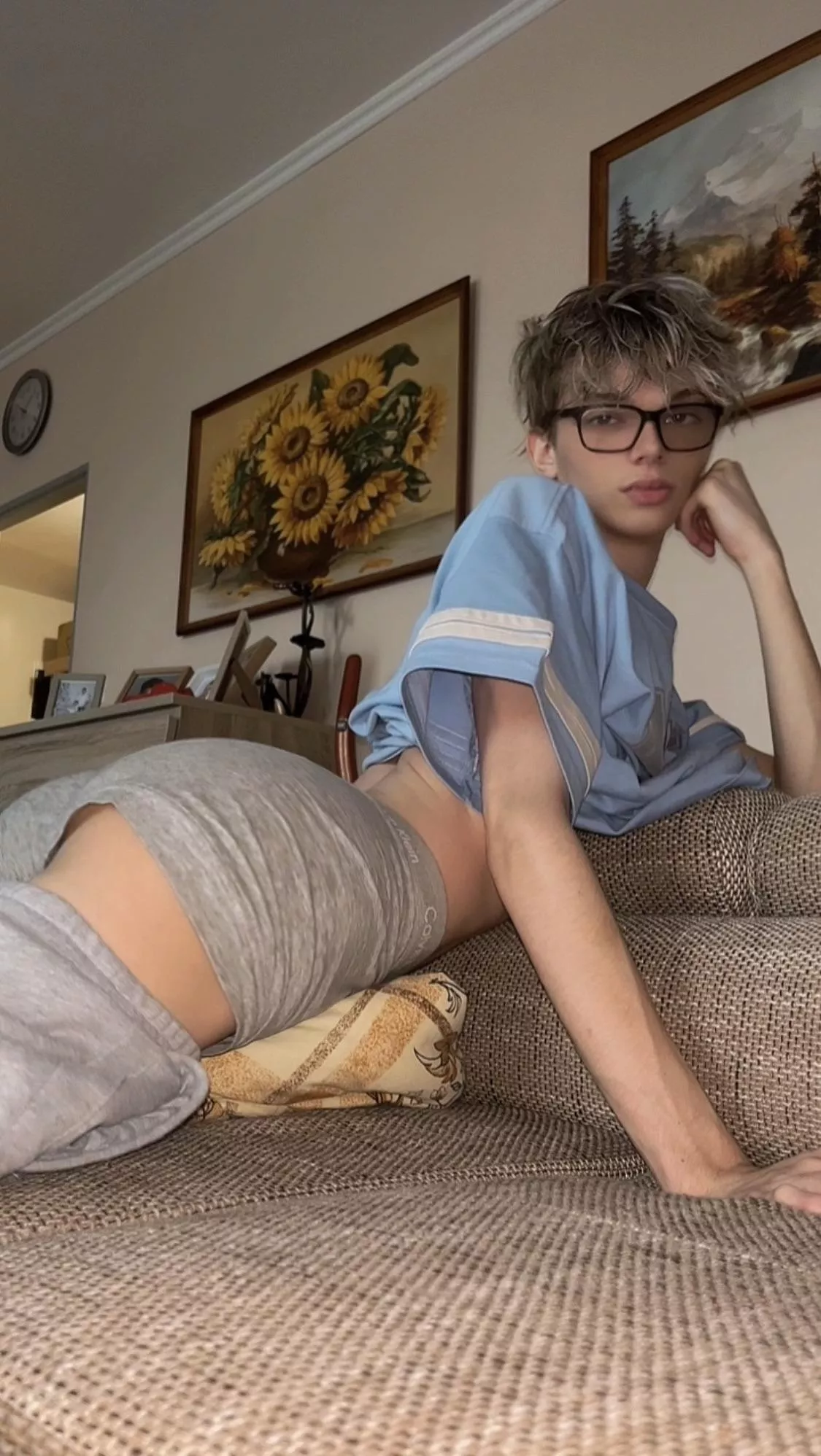 Would you undress me?🙄 posted by Cuteguyy18