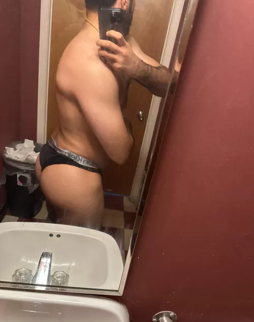 23m tall boy in GA looking for a daddy by subboy011