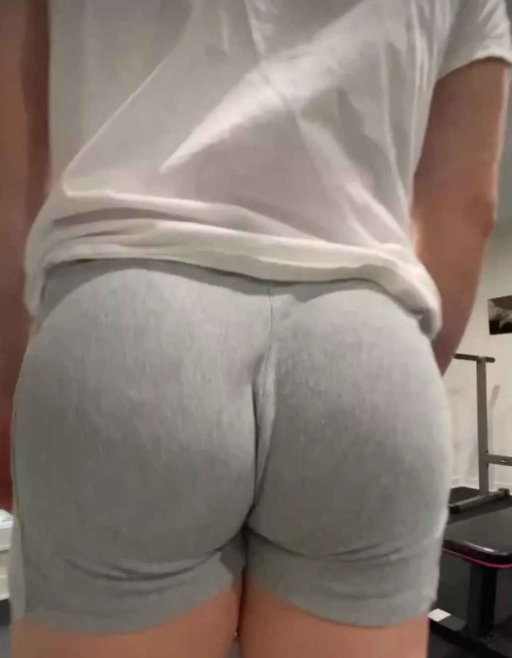 [24] Who’s into peaches? 🍑 posted by EssayInitial3217