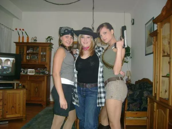 [3] Cosplay girls posted by nicholasphilihgfh64