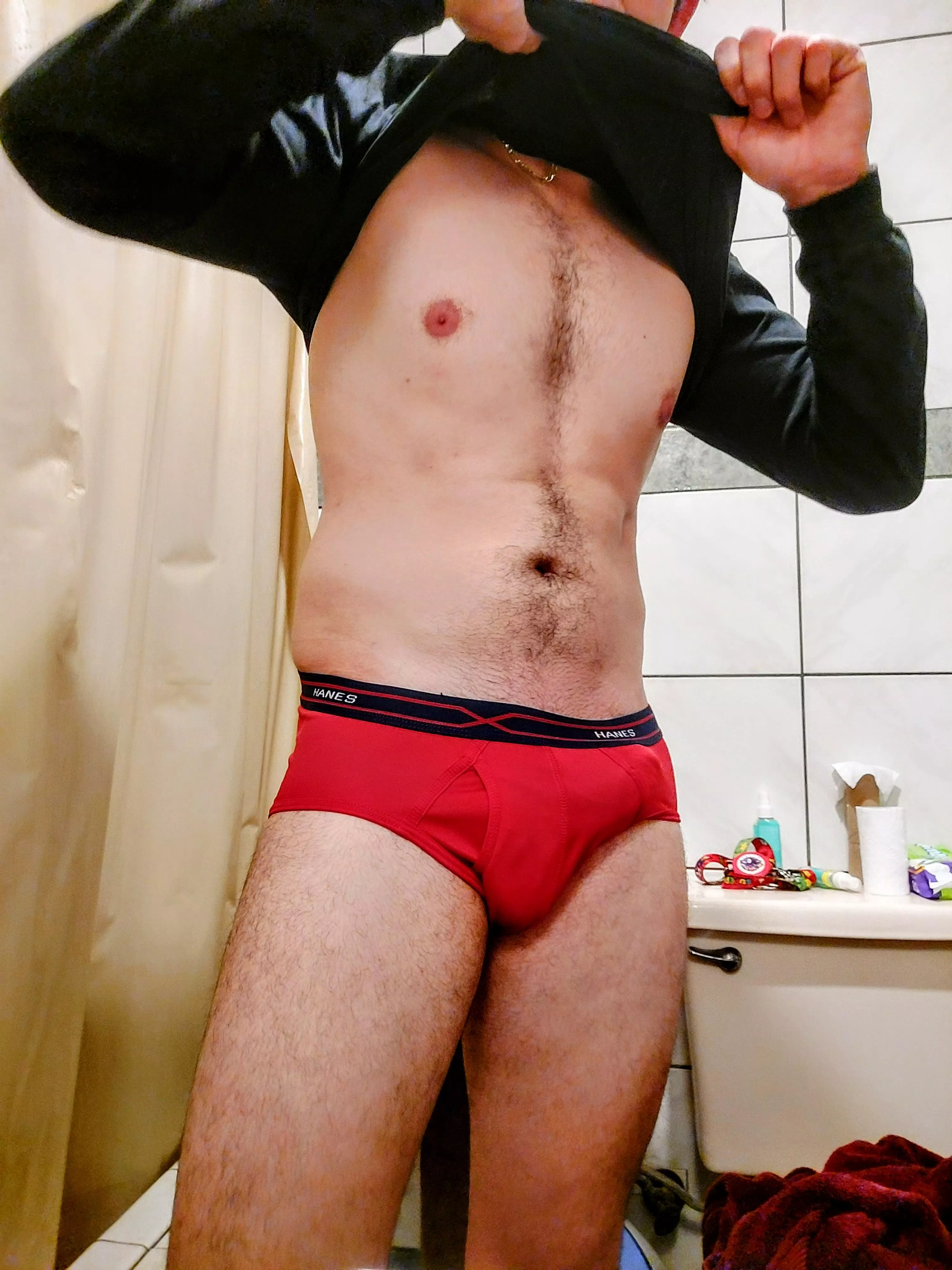 Anyone here likes red? Gaymer gymrat geek here 37 posted by RevilZJob