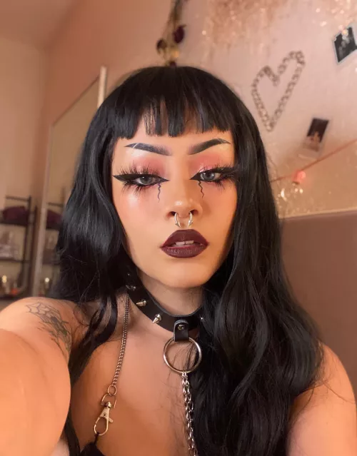 are you into kinky goths? 😈🖤 by amethystbruise