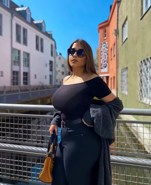 Big tits and a big sunglasses by LetsDoTheRave