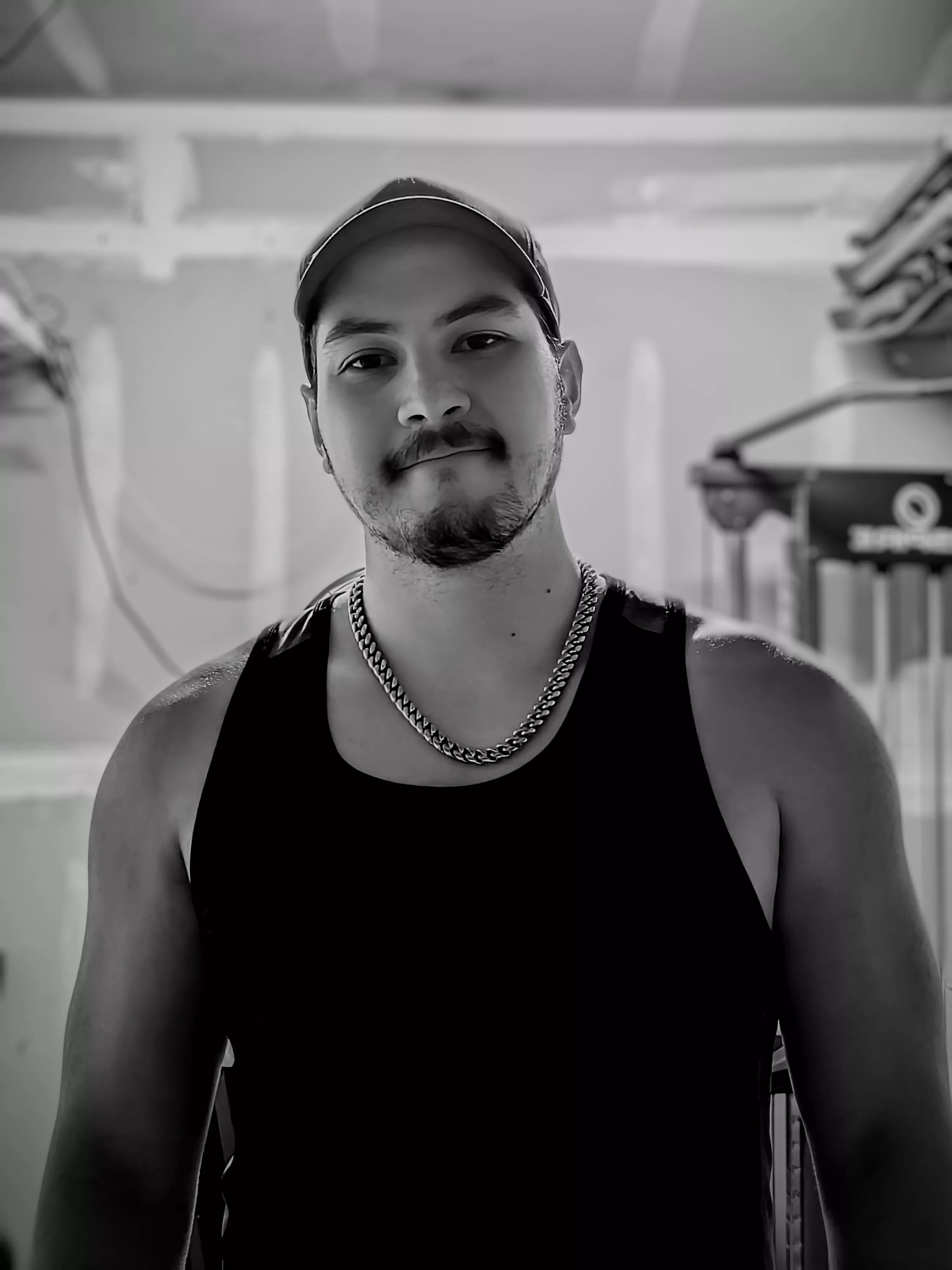 Black and white, this time posted by Bicyclo123