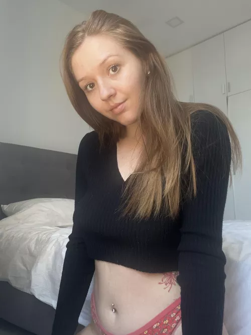 Black crop top🖤 by fireman_666