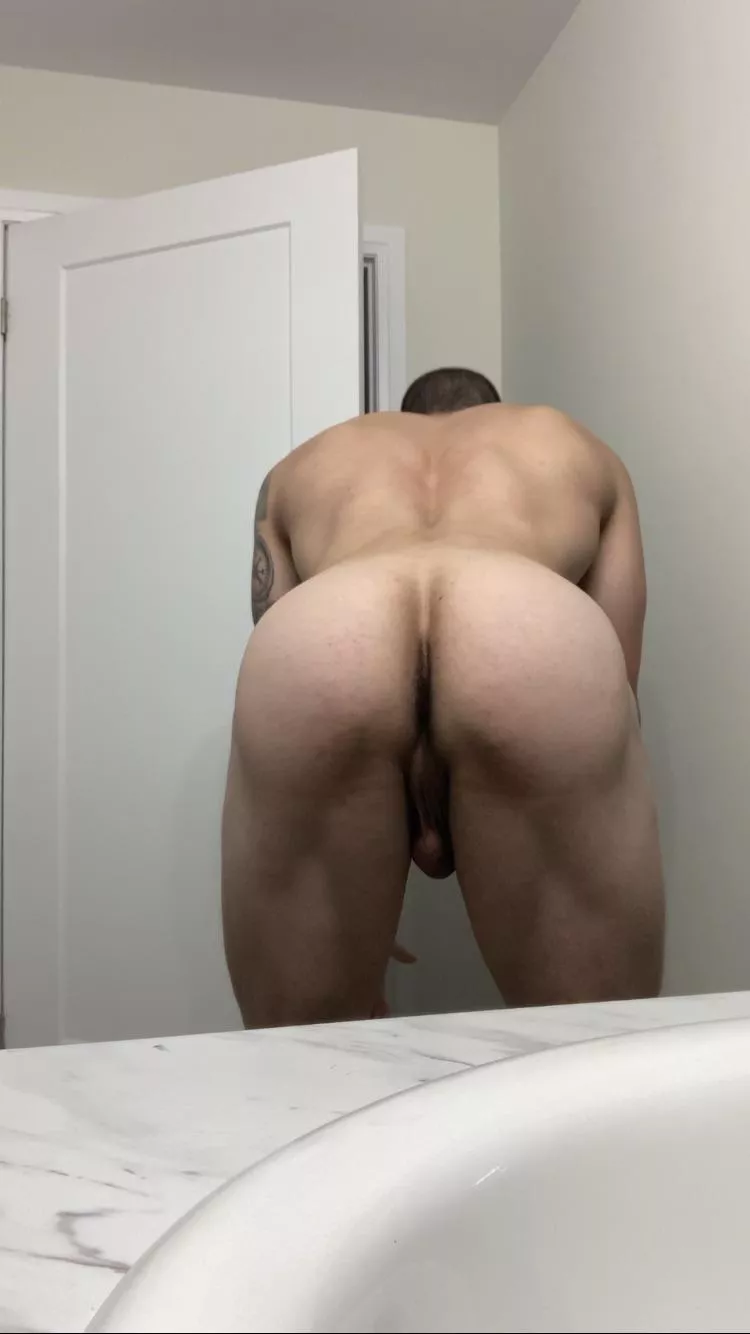 Cakes catching up to my shoulder width?!? posted by quartercaper