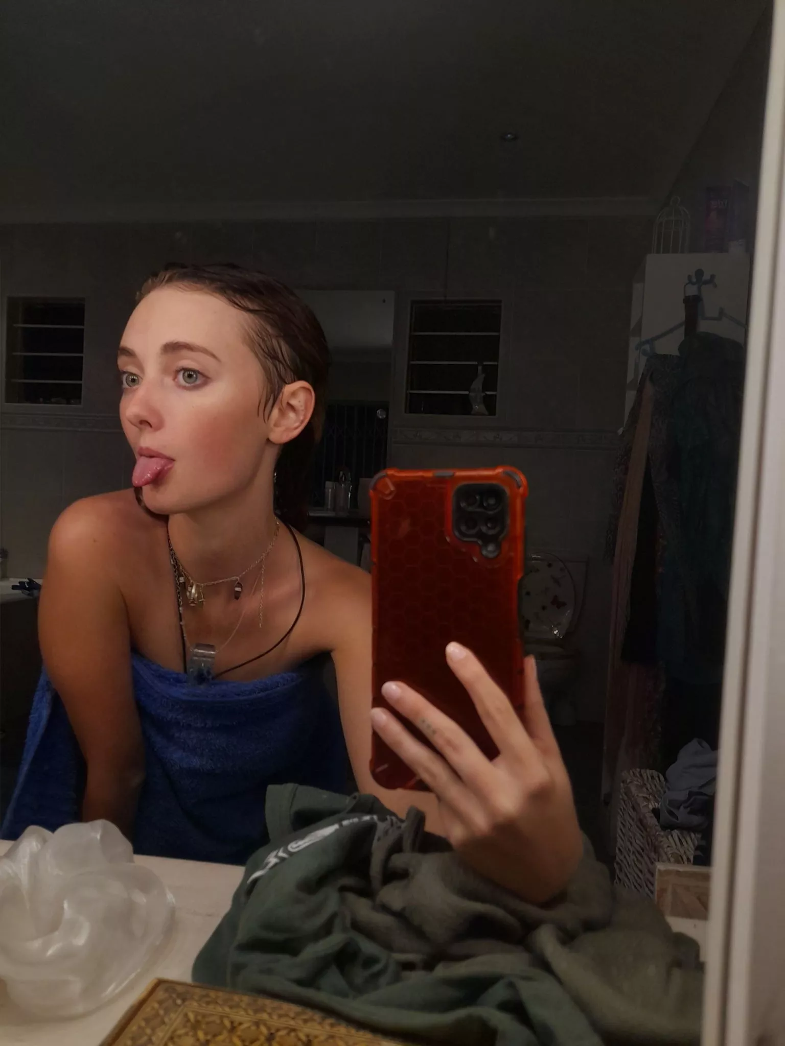 Capturing my allure in a mirror wink! F18 posted by kissesglitter