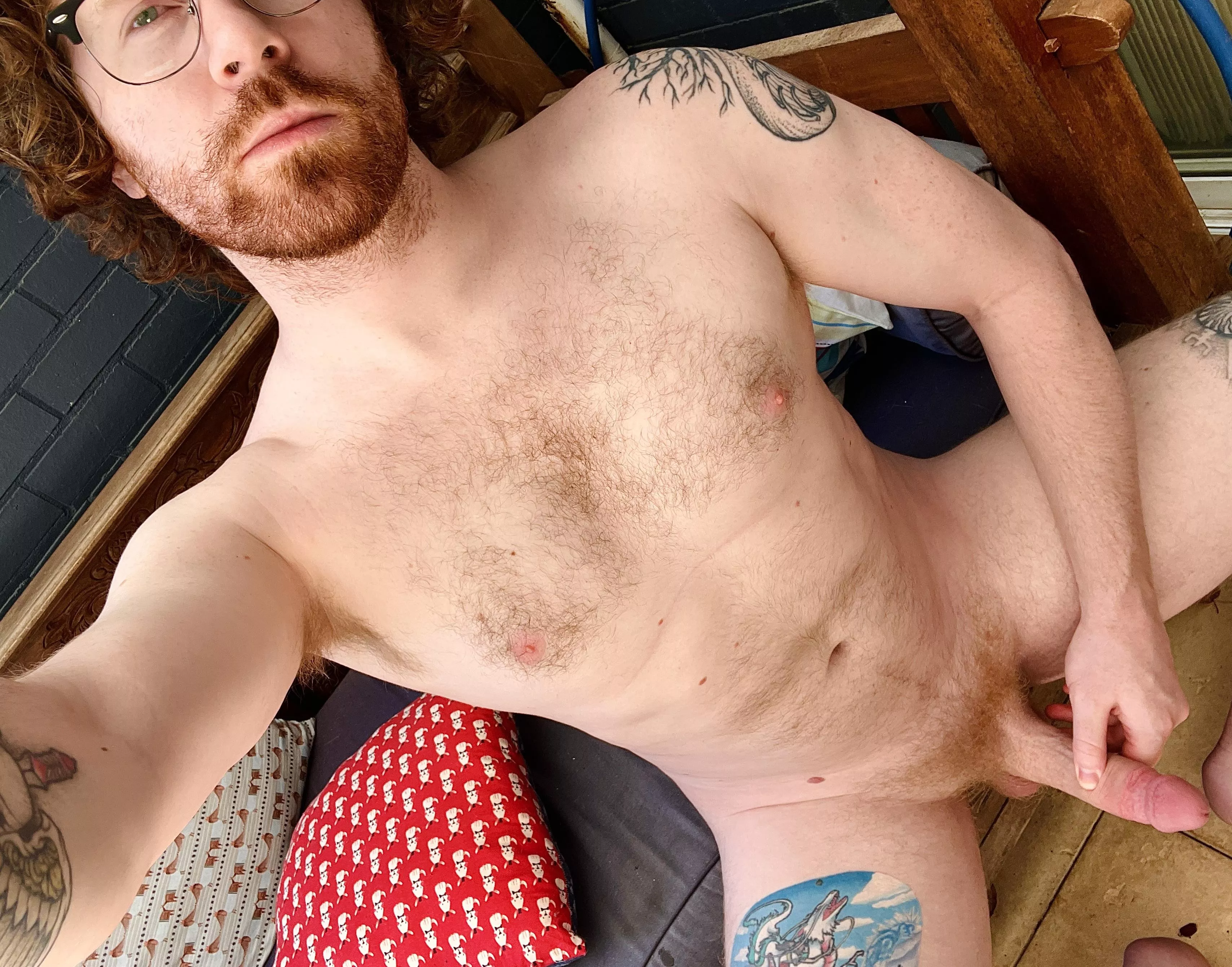 Ever wonder what seven inches looks on a 6’7” frame? posted by papiginge