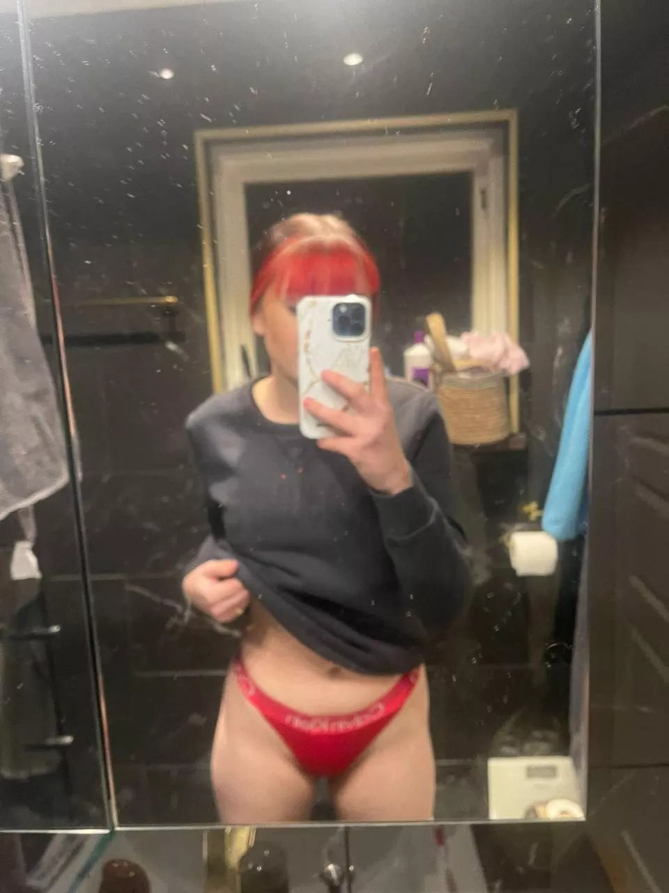 Gilla om ni vill se mina nakenbilder🤭 posted by Mediocre_Unit_7207