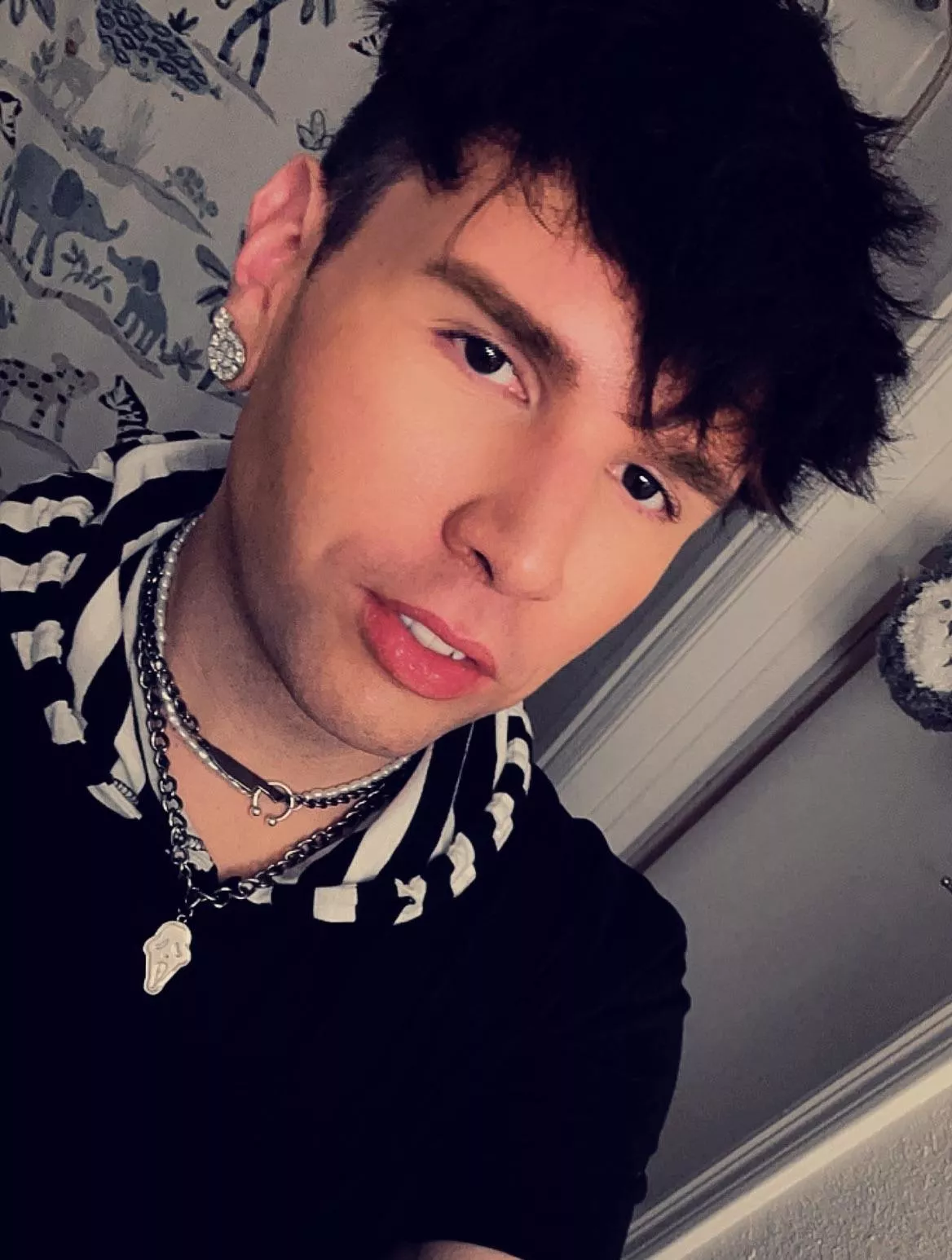 Good morning and happy Friday you beautiful creatures posted by justimpolitexx