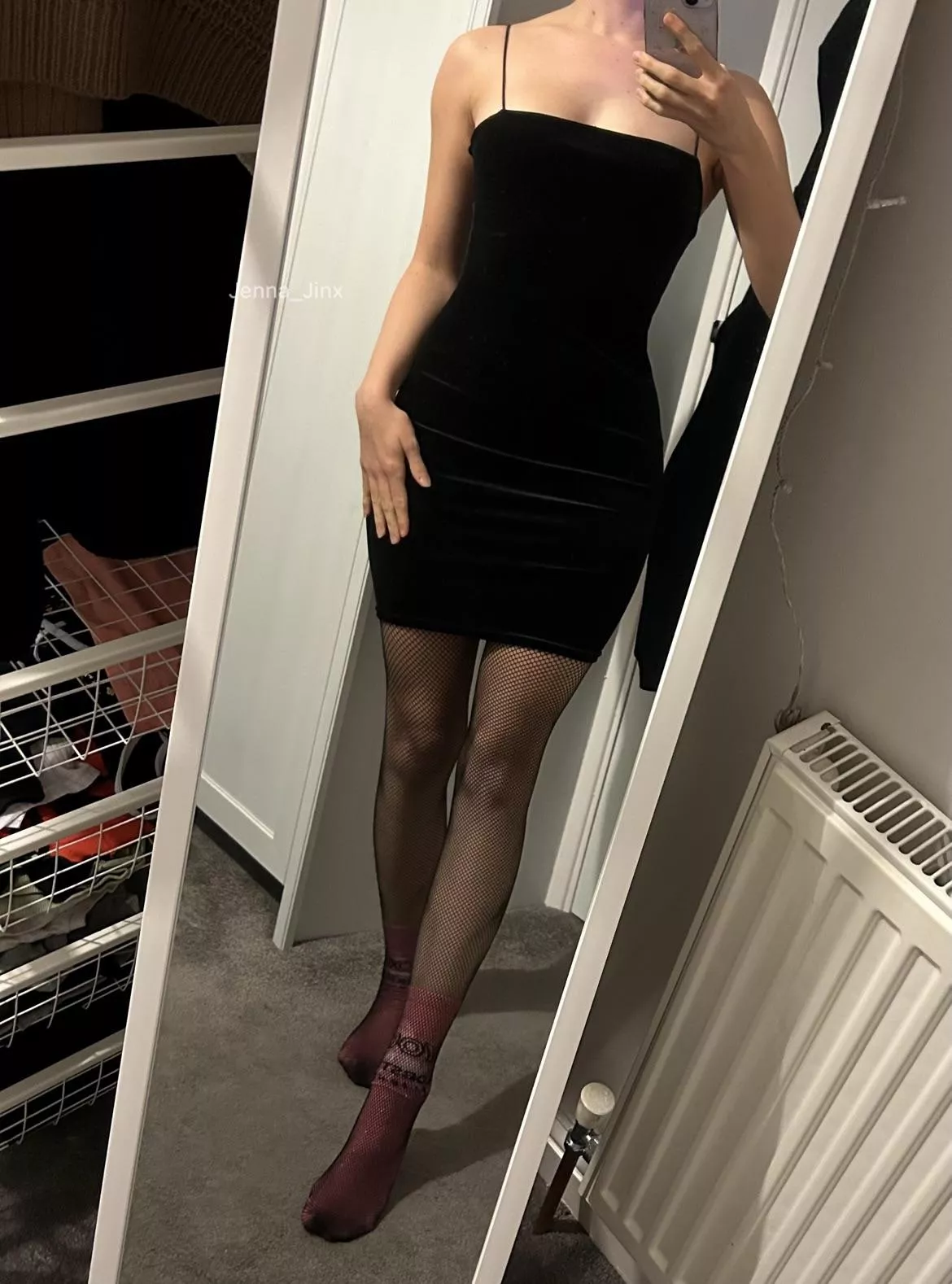 Happy Friday! Kiss my petite body? OC posted by jenna_jinx